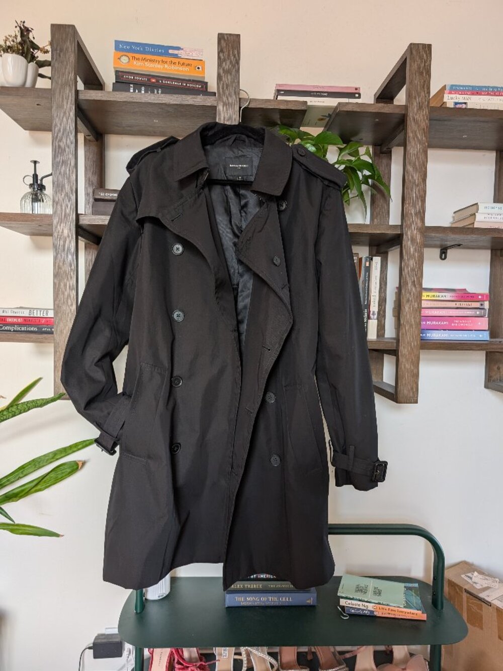 Banana Republic Men's trench coat - size M